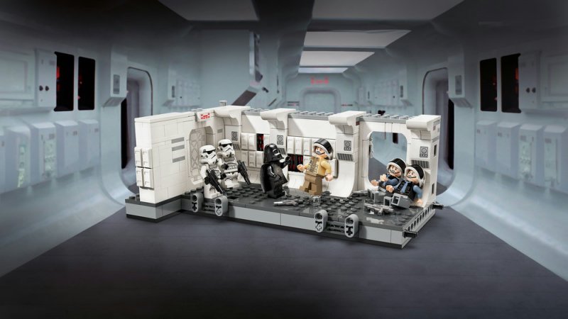 LEGO® Star Wars™ 75387 Nástup na palubu Tantive IV™